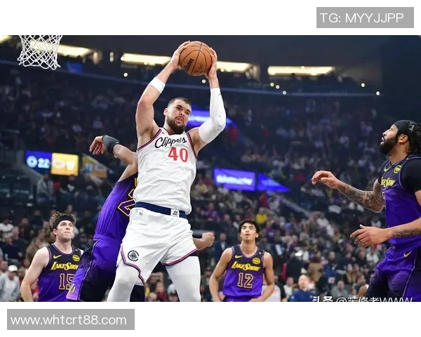 勇士与快船季后赛精彩对决录播回顾全场焦点瞬间分析 勇士与快船季后赛精彩对决录播回顾全场焦点瞬间分析