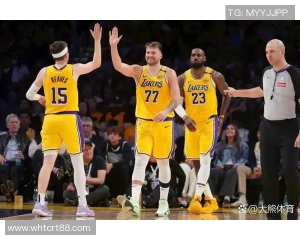 开拓者与勇士精彩对决图片回顾展现篮球激情与团队精神 开拓者与勇士精彩对决图片回顾展现篮球激情与团队精神